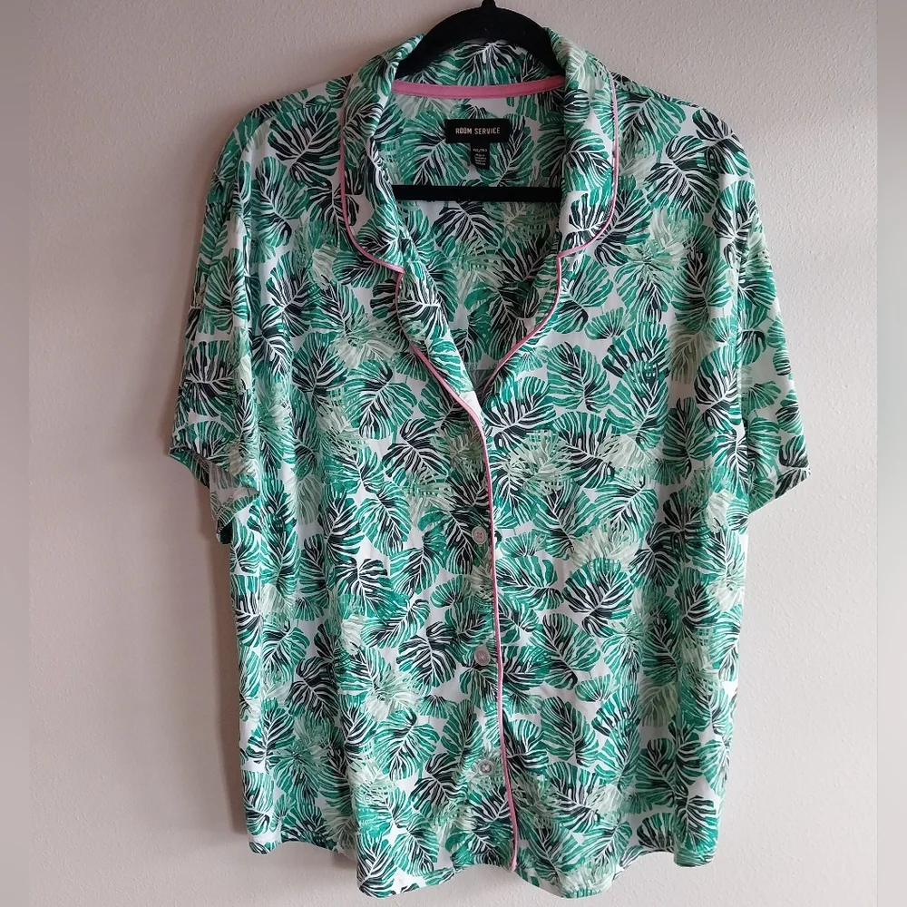 Room Service Green & White Tropical Leaf Print Cropped Pajama Set NWOT - Picture 2 of 7